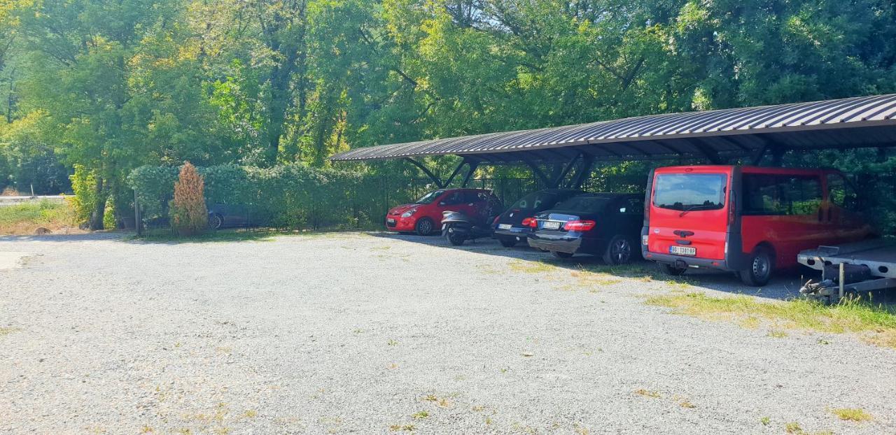 Hotel Topcider Belgrád Kültér fotó