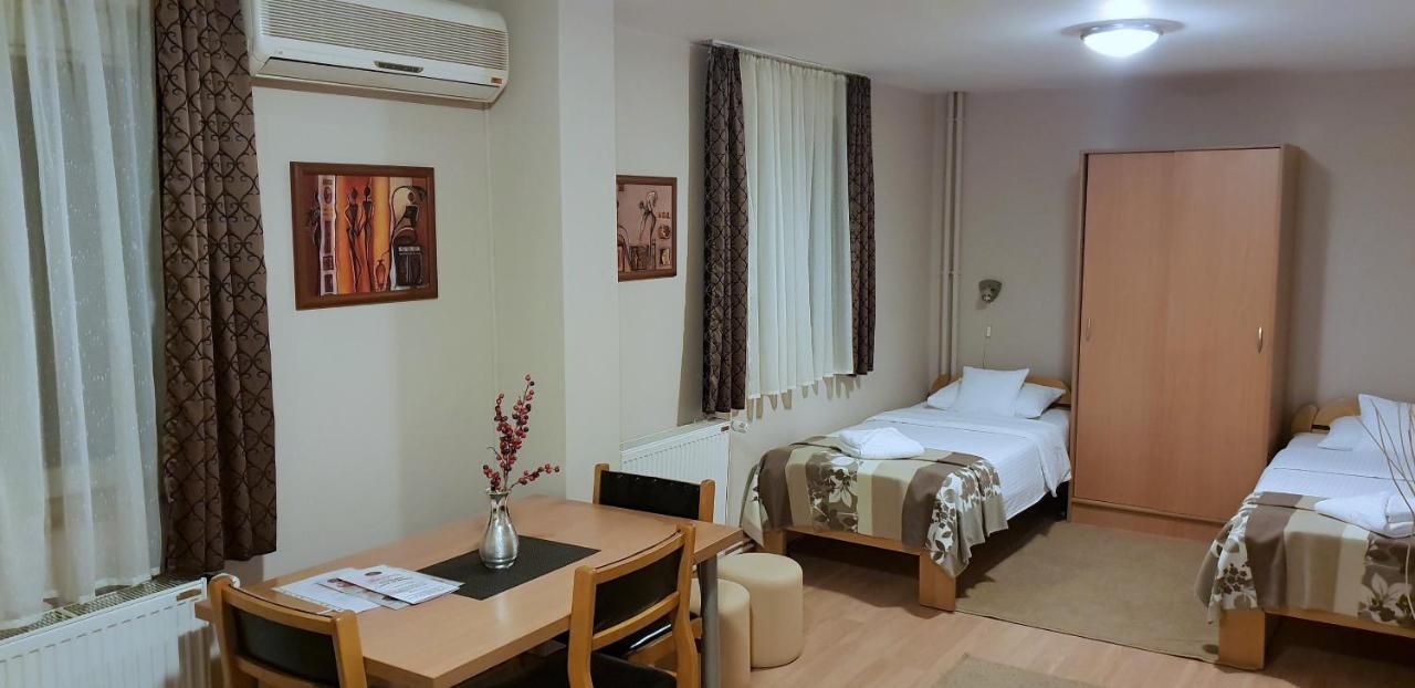 Hotel Topcider Belgrád Kültér fotó