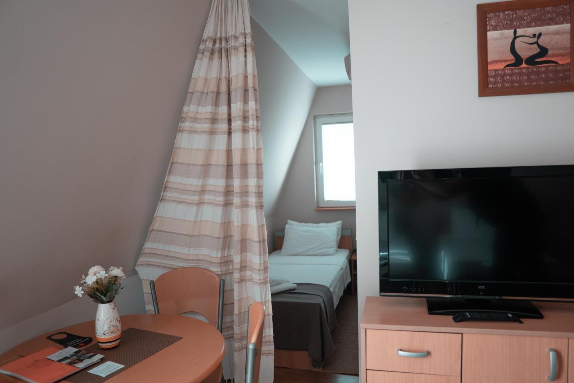 Hotel Topcider Belgrád Kültér fotó