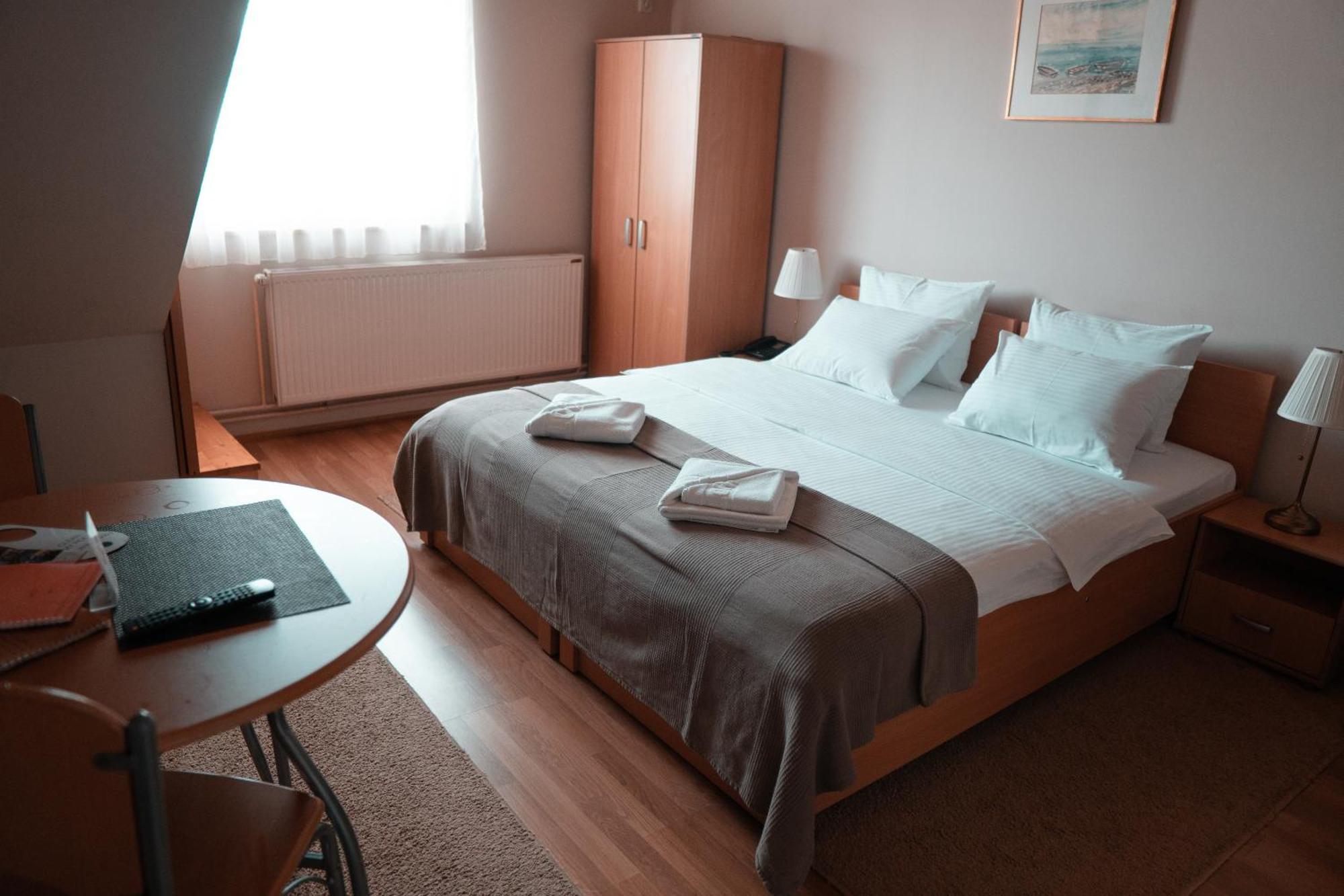 Hotel Topcider Belgrád Kültér fotó