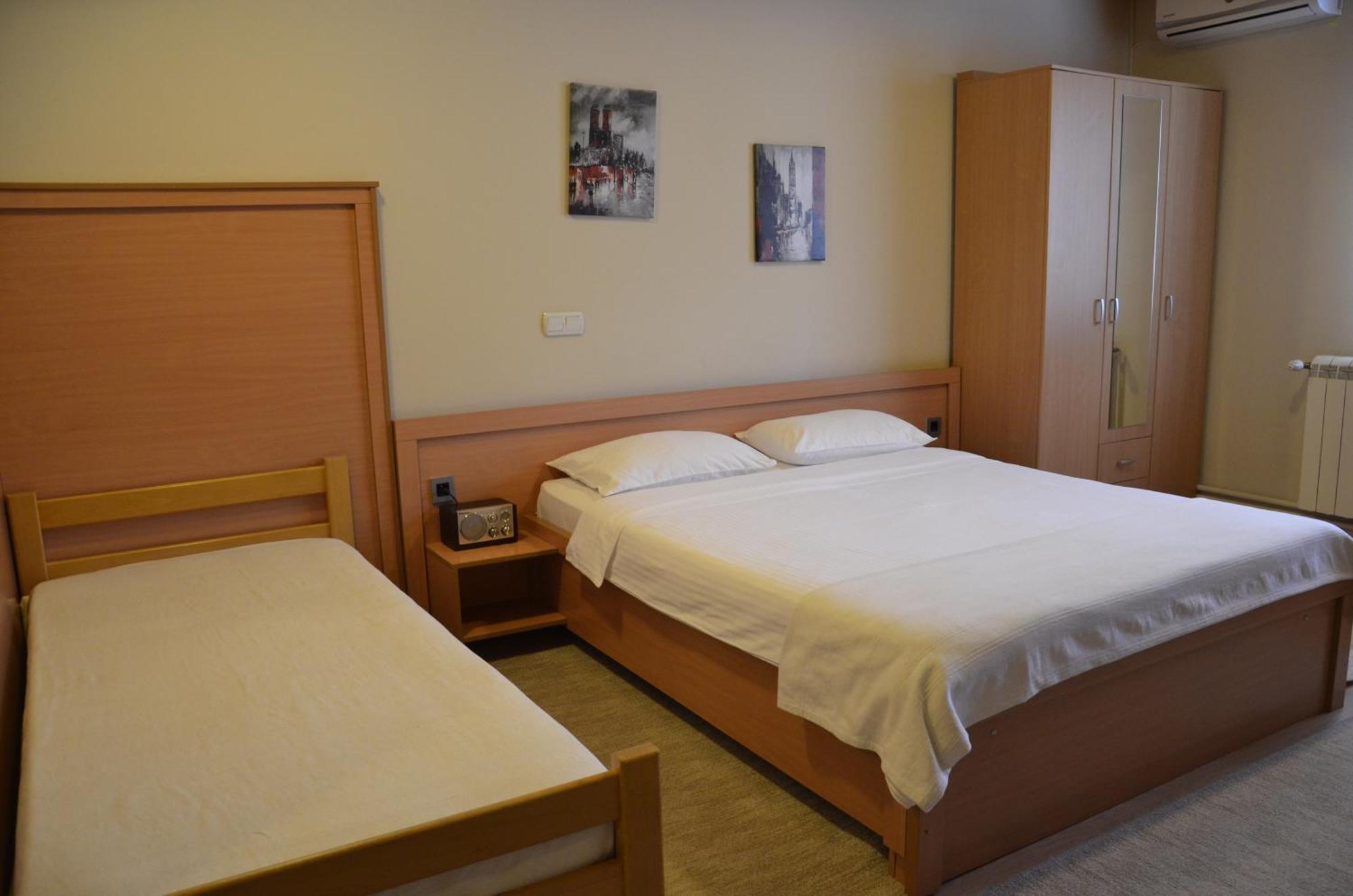 Hotel Topcider Belgrád Kültér fotó