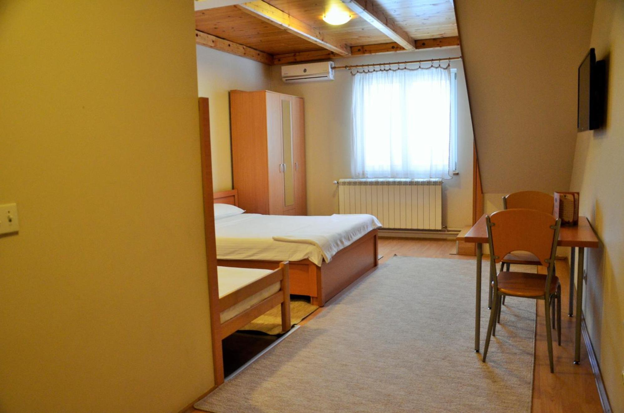 Hotel Topcider Belgrád Kültér fotó