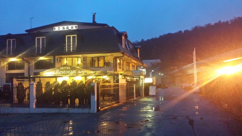 Hotel Topcider Belgrád Kültér fotó