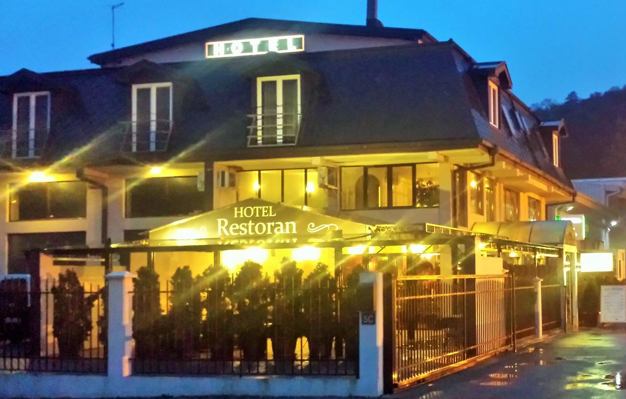 Hotel Topcider Belgrád Kültér fotó